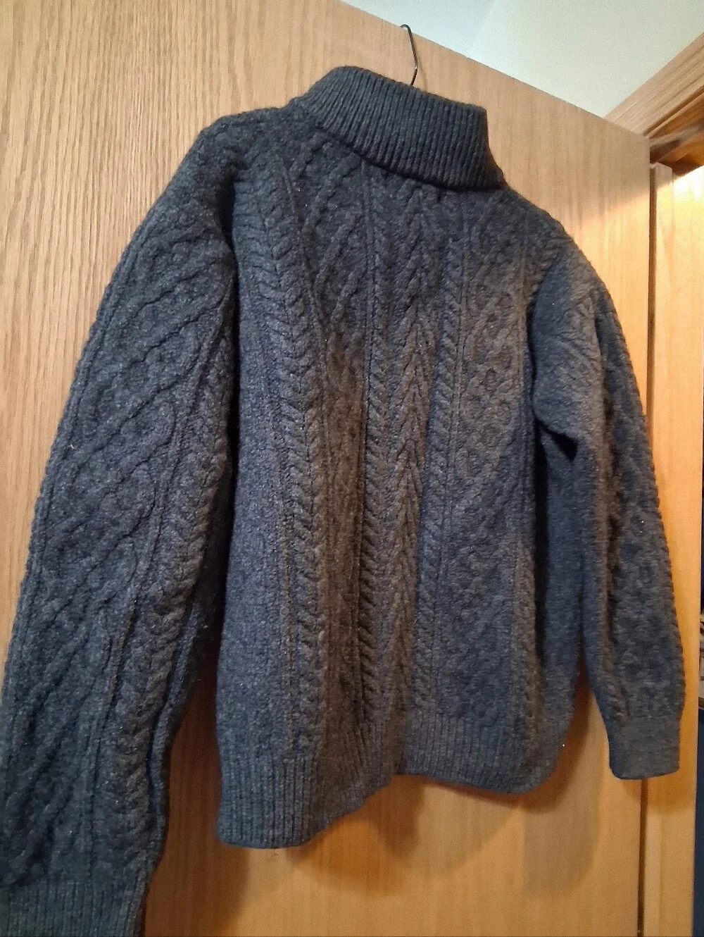 Aran crafts charcoal gray 100% merino wool quarter-zip sweater, Irish brand